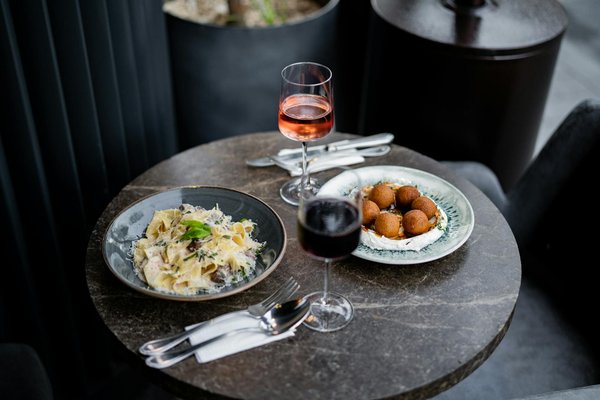 Émerveillez vos clients avec des délices gourmands : la magie des macarons dans la restauration